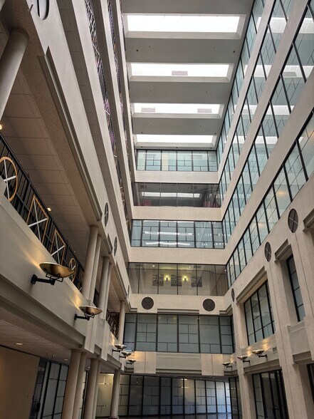 More Photos Of 13111 Northwest Fwy, Houston Office For Lease