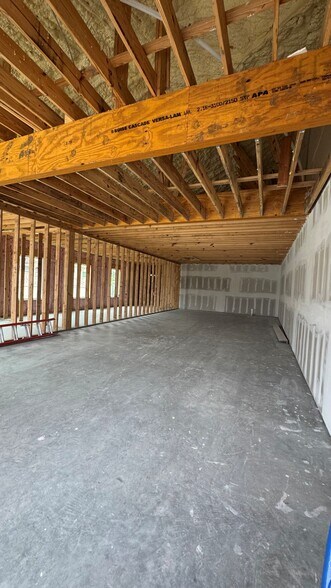 More Photos Of 8468 N Riverside Dr, Fort Worth Office For Sale