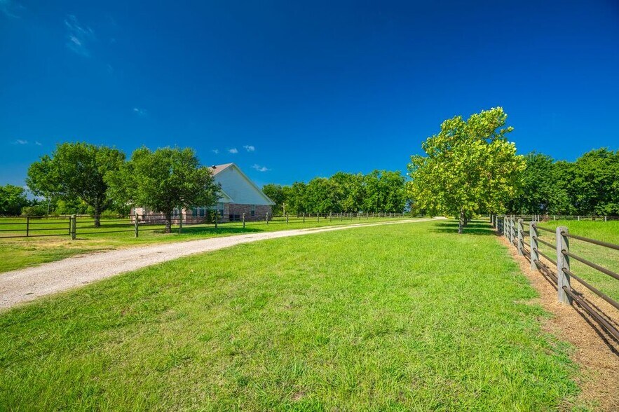 More Photos Of FM 1536 @ CR 3573, Dike Land For Sale