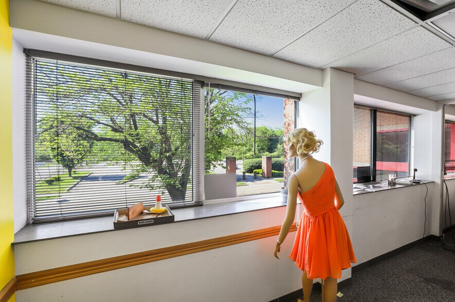 More Photos Of 184 Salem Ave, Dayton Office Residential For Lease