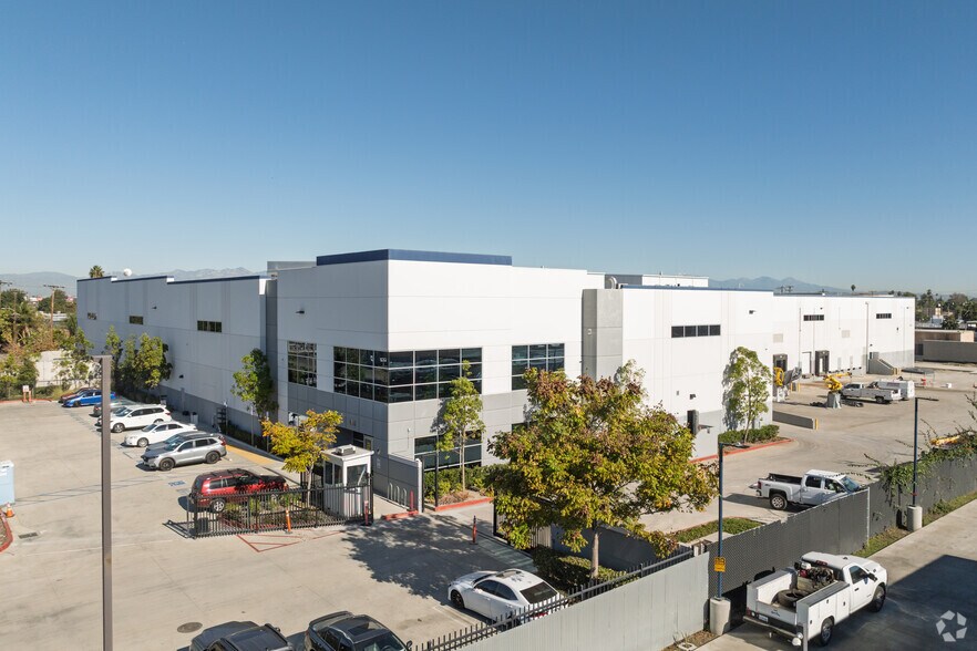 Primary Photo Of 126 E Oris St, Compton Distribution For Lease