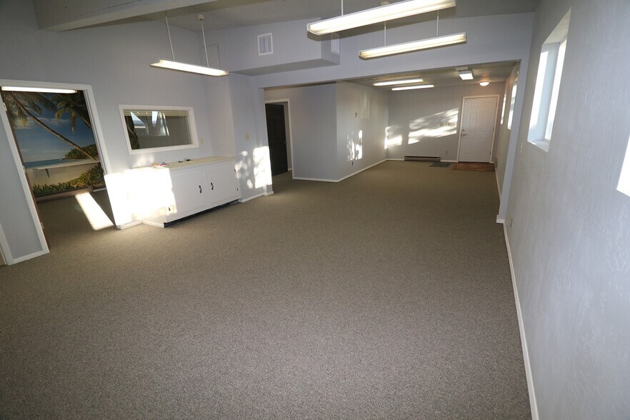 More Photos Of 2009 Industrial Road, Cortez Warehouse For Lease