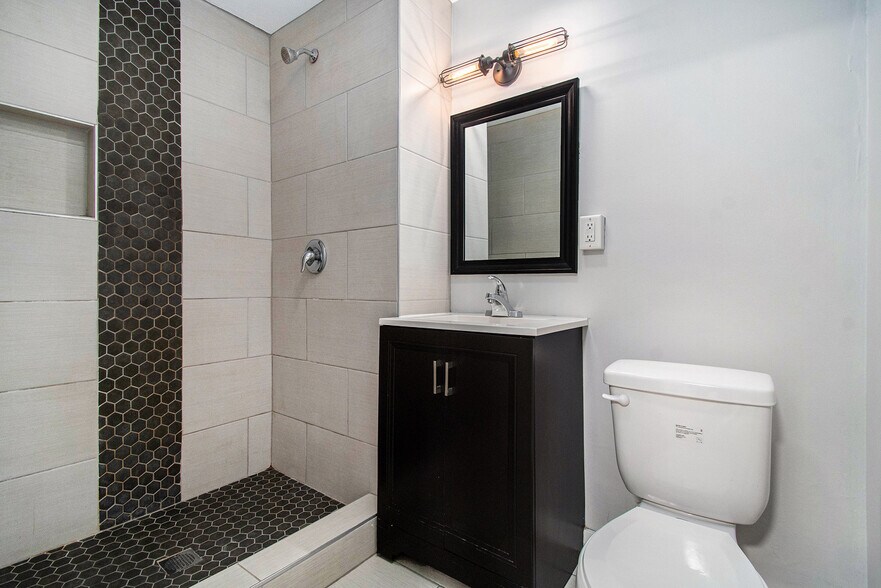 More Photos Of 5519 Northwest Radial Hwy, Omaha Medical For Sale