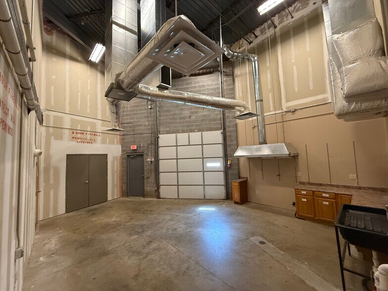 More Photos Of 1880 W Oak Pky, Marietta Light Distribution For Lease