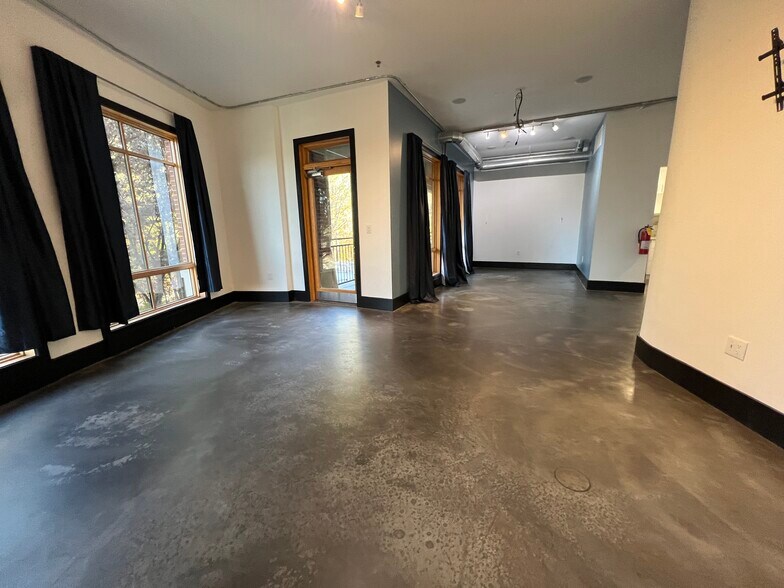 More Photos Of 319 Atlanta St, Marietta Office For Sale