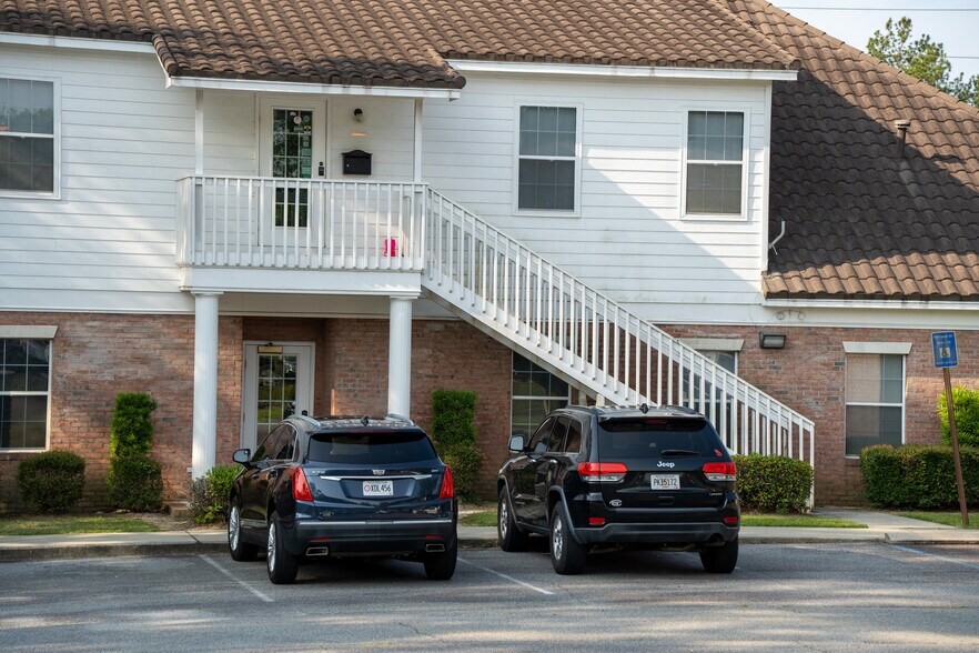 More Photos Of 3470 N Valdosta Rd, Valdosta Office For Lease