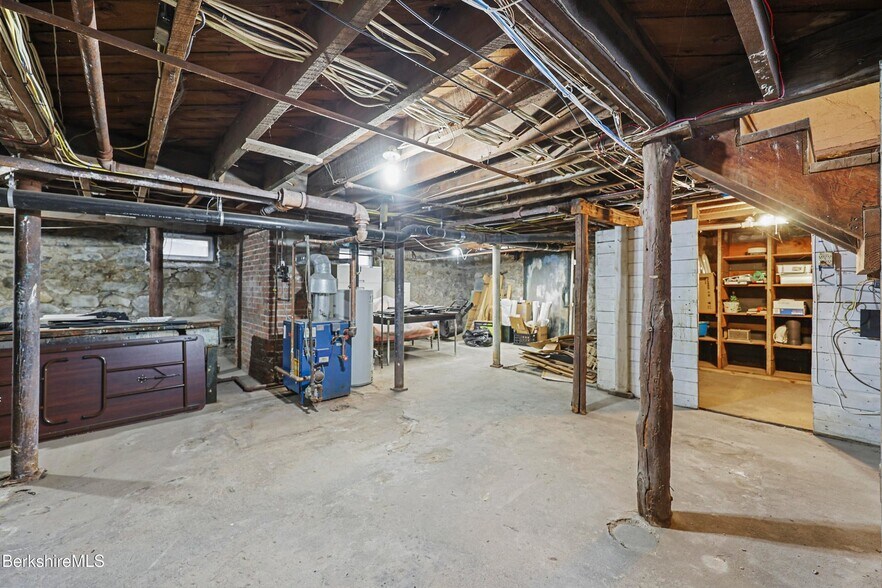 More Photos Of 92 Elm St, Pittsfield Office For Sale