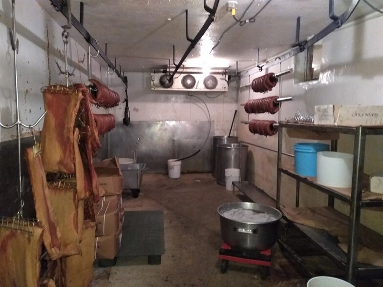 More Photos Of 124 Mahoning Dr E, Lehighton Storefront For Sale