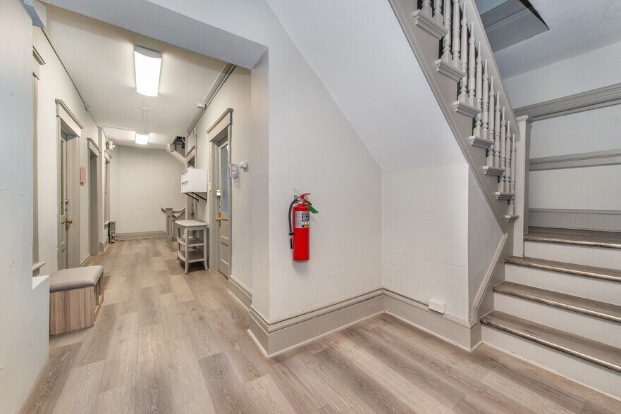 More Photos Of 84 Elm St, Westfield General Retail For Lease