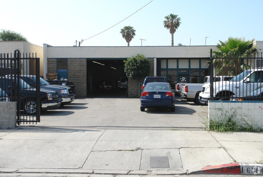 Primary Photo Of 16134 Leadwell St, Van Nuys Warehouse For Lease