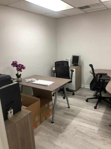 More Photos Of 875 Old Roswell Rd, Roswell Office For Sale