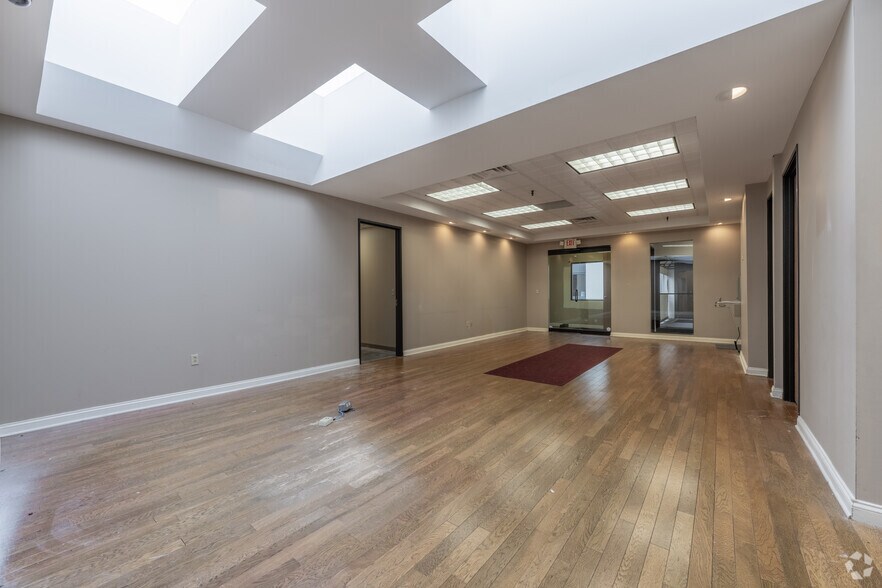 More Photos Of 600 N Bell Ave, Carnegie Office For Lease