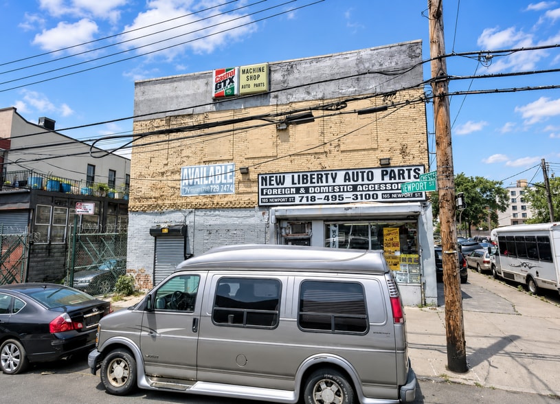 More Photos Of 165 Newport St, Brooklyn Freestanding For Sale
