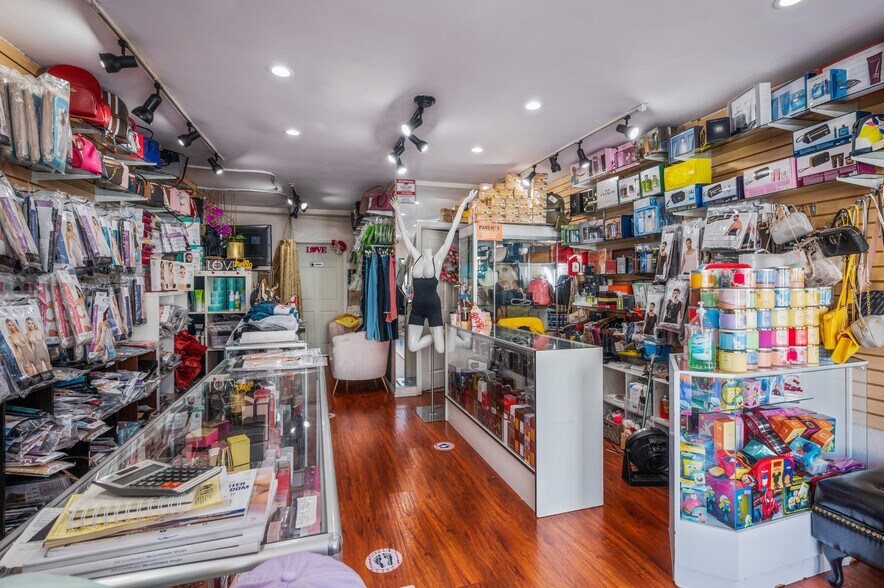 More Photos Of 1241 N Avalon Blvd, Wilmington Restaurant For Sale