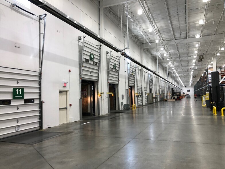 More Photos Of 11504-11554 186th St NW, Edmonton Manufacturing For Lease