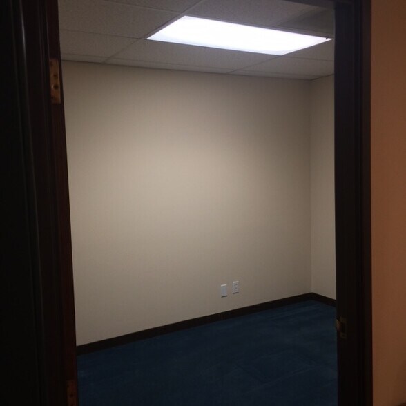 More Photos Of 30423 Canwood St, Agoura Hills Office For Sale