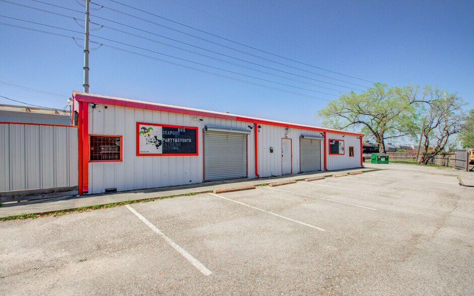 More Photos Of 6555 Navigation Blvd, Houston Warehouse For Lease