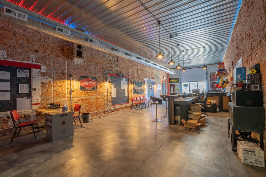 More Photos Of 207 S Railroad St, Brookston General Retail For Sale