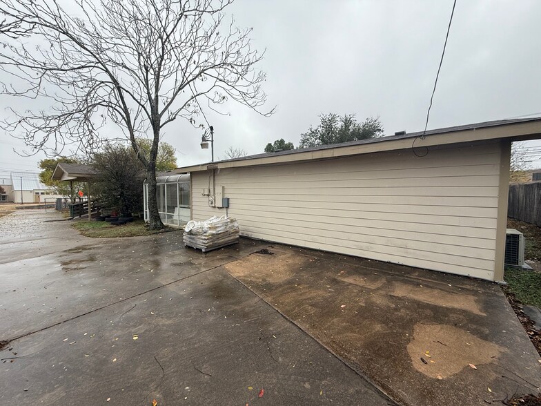More Photos Of 1204 W Pecan St, Pflugerville Specialty For Lease