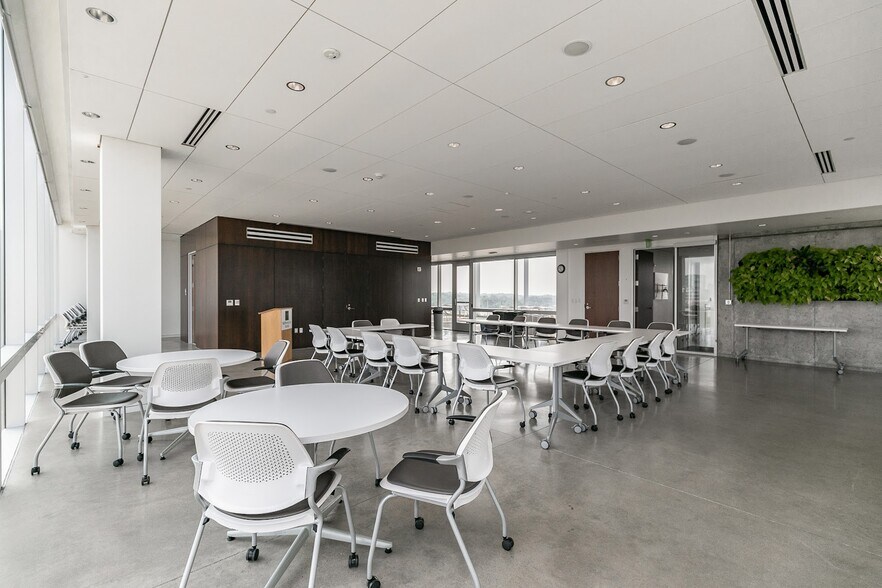 More Photos Of 500 S Clinton St, Iowa City Office Residential For Lease