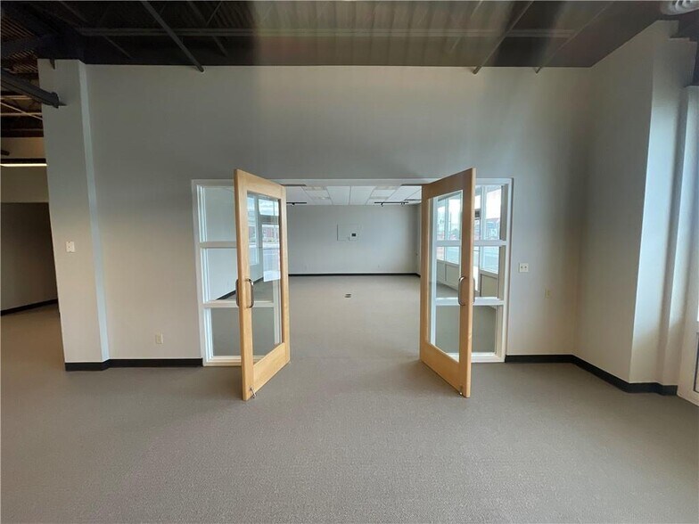 More Photos Of 206 SW 8th St, Bentonville Apartments For Lease