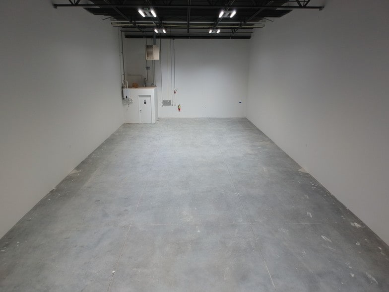 More Photos Of 18 Haypress Rd, Cranbury Warehouse For Lease