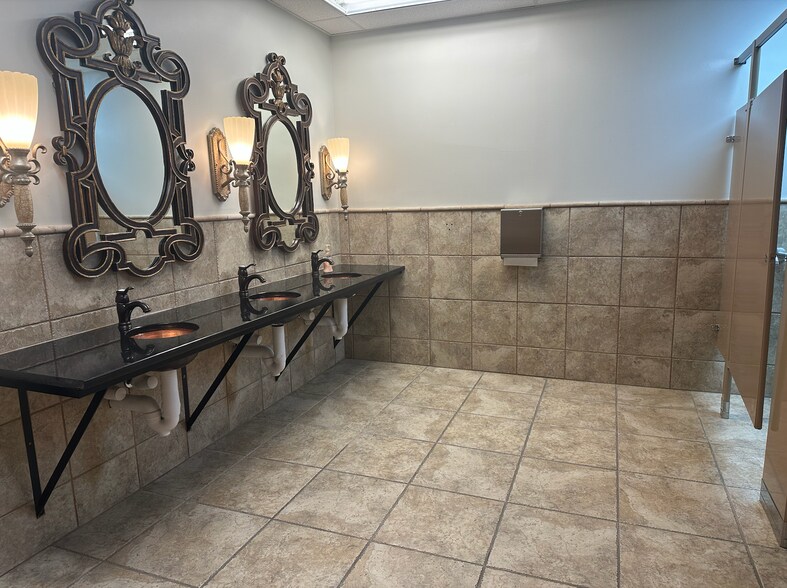 More Photos Of 201-217 N Main St, Versailles Storefront Retail Office For Lease