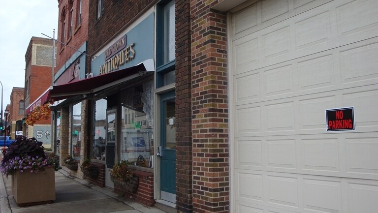 More Photos Of 521-523 N Riverfront Dr, Mankato Storefront Retail Office For Sale