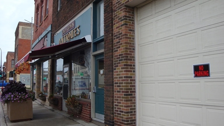 More Photos Of 521-523 N Riverfront Dr, Mankato Storefront Retail Office For Sale