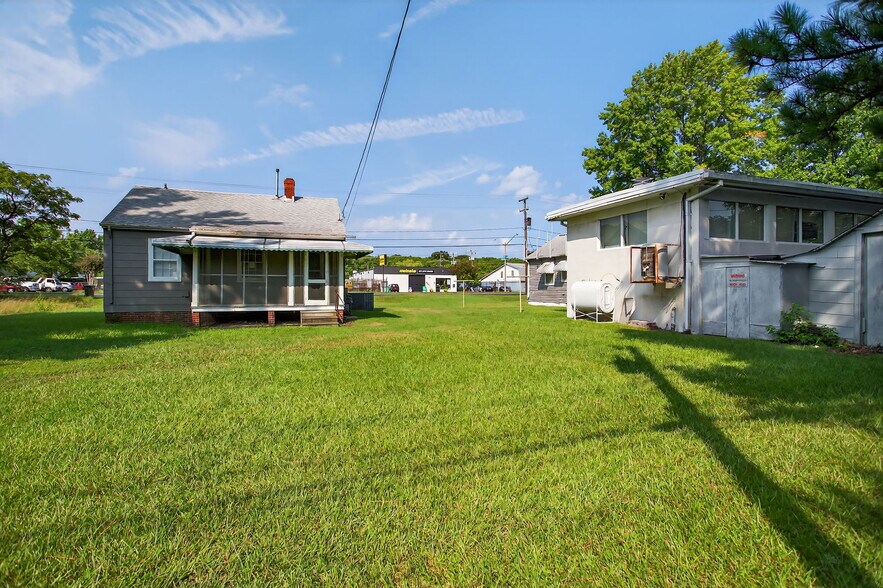More Photos Of 5812 Jefferson Ave, Newport News Storefront For Sale