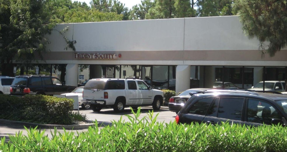 More Photos Of 5385-5397 Truxtun Ave, Bakersfield Loft Creative Space For Lease