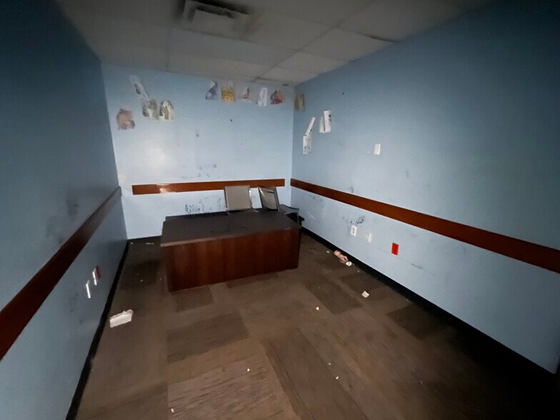 More Photos Of 5200-5322 Pearl St, Jacksonville Unknown For Lease