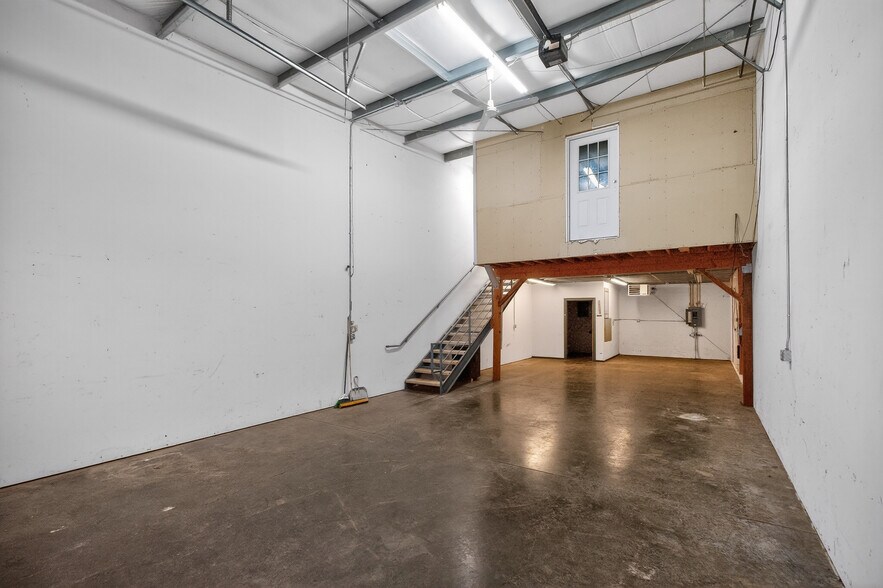 More Photos Of 700 Sunset Pond Ln, Bellingham Industrial For Sale