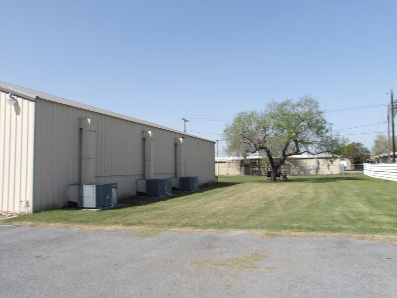 More Photos Of 1 Industrial Pkwy, Rio Hondo Freestanding For Sale