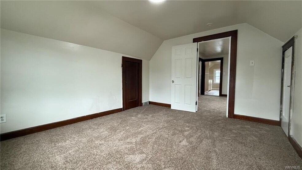 More Photos Of 1890 Linwood Ave, Niagara Falls Apartments For Sale