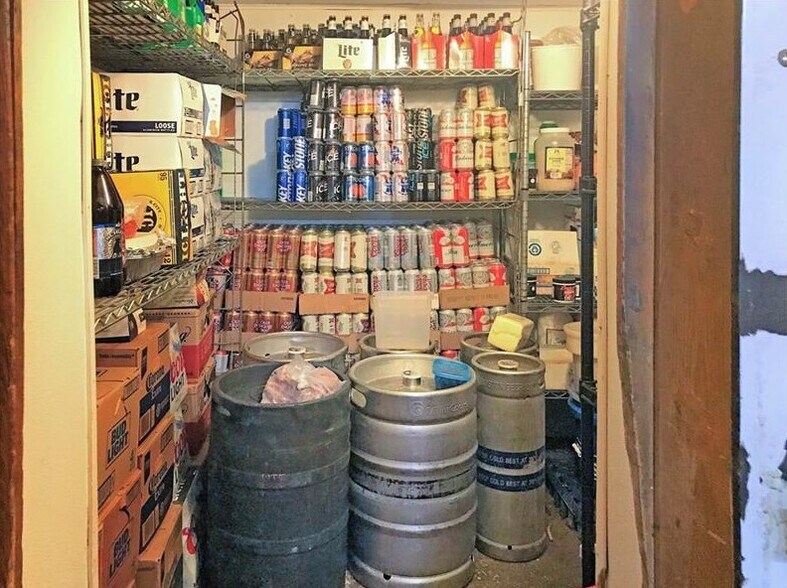 More Photos Of 1701 Hamilton St, New Castle Storefront Retail Residential For Sale