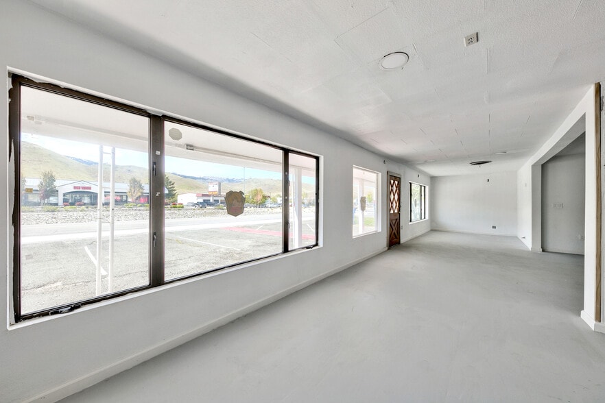 More Photos Of 3129 S Carson St, Carson City General Retail For Sale