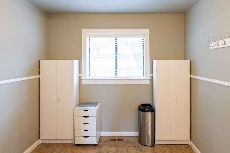 More Photos Of 1215 B St, Hood River Office For Lease