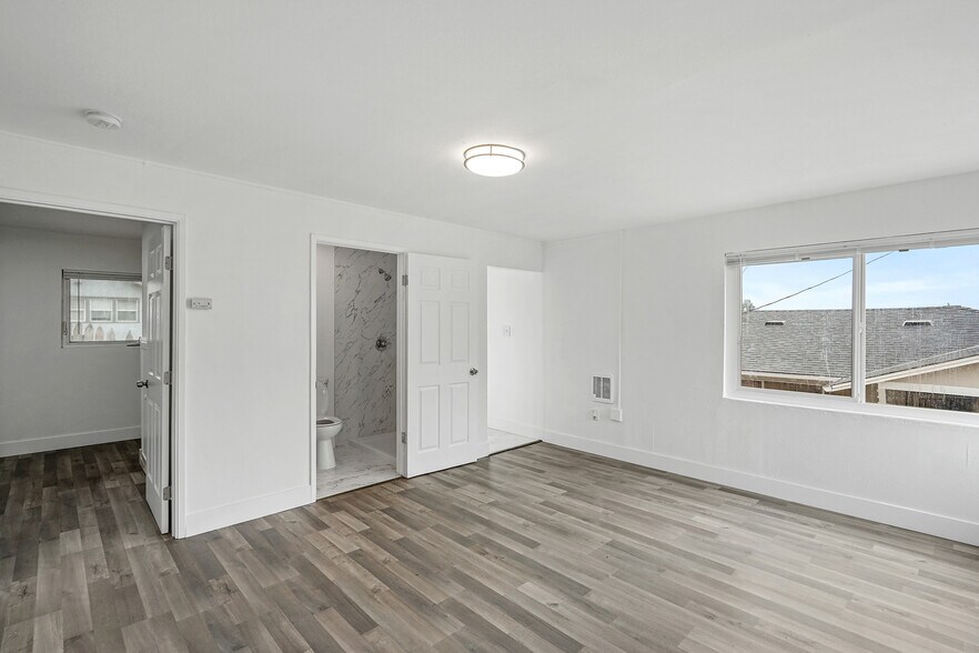 More Photos Of 8117 Ney Ave, Oakland Apartments For Sale