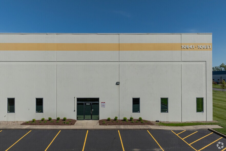 More Photos Of 10641-10651 Freeport Dr, Louisville Warehouse For Lease