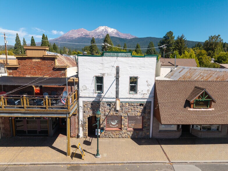Primary Photo Of 406 N Mount Shasta Blvd, Mount Shasta Bar For Sale