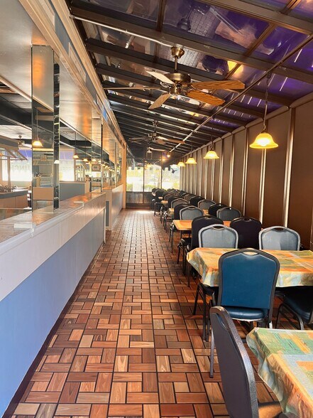 More Photos Of 2 Regency Pky, Hilton Head Island Restaurant For Sale
