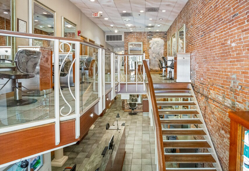 More Photos Of 1604 K St NW, Washington Office For Sale