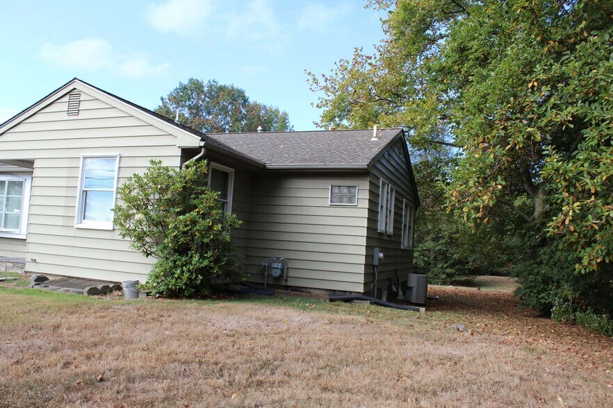 More Photos Of 332 Stokes Rd, Medford Office For Sale