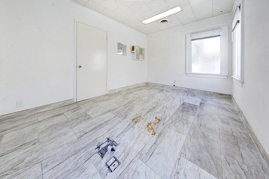 More Photos Of 1521 N Broadway, Santa Ana Medical For Sale