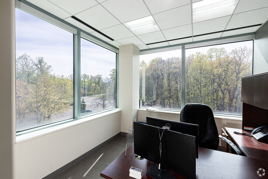 More Photos Of 440 Wheelers Farms Rd, Milford Office For Lease