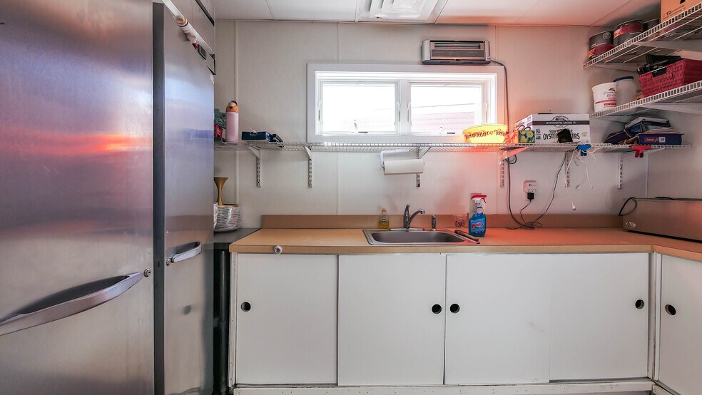 More Photos Of 236 S Bayview Dr, Strathmere Restaurant For Sale