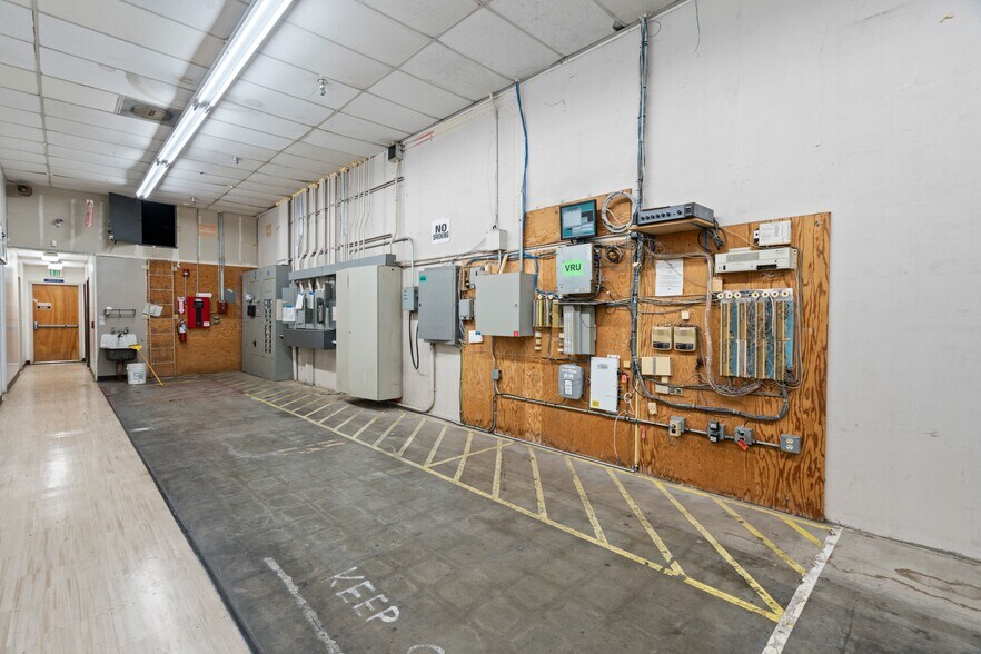 More Photos Of 1701 Airline Hwy, Hollister Freestanding For Lease
