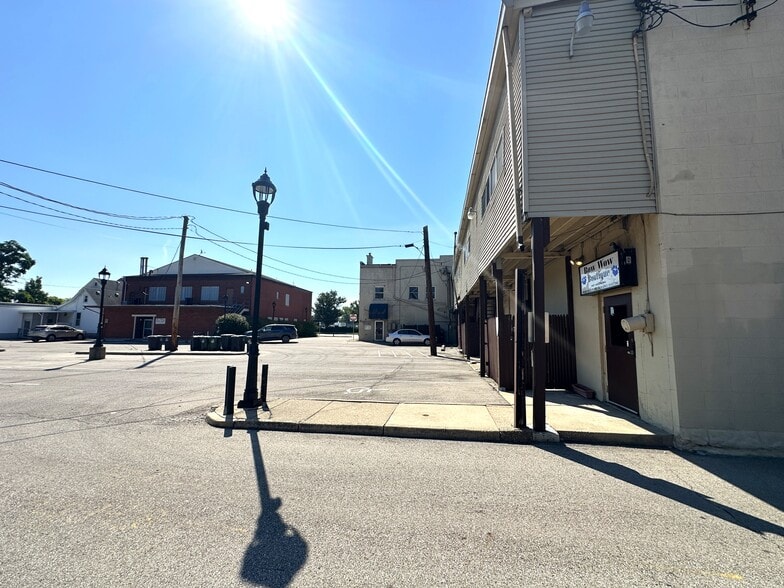 More Photos Of 1-17 E Central Ave, West Carrollton Storefront Retail Residential For Sale