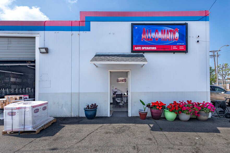 More Photos Of 7820 Gloria Ave, Van Nuys Warehouse For Sale